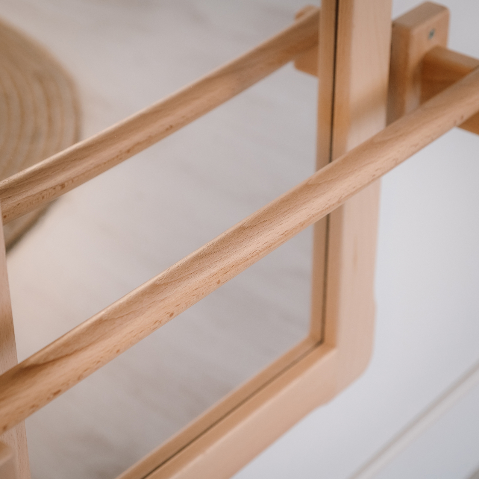 WOOD & LUCK Spiegel mit langer Klimmzugstange